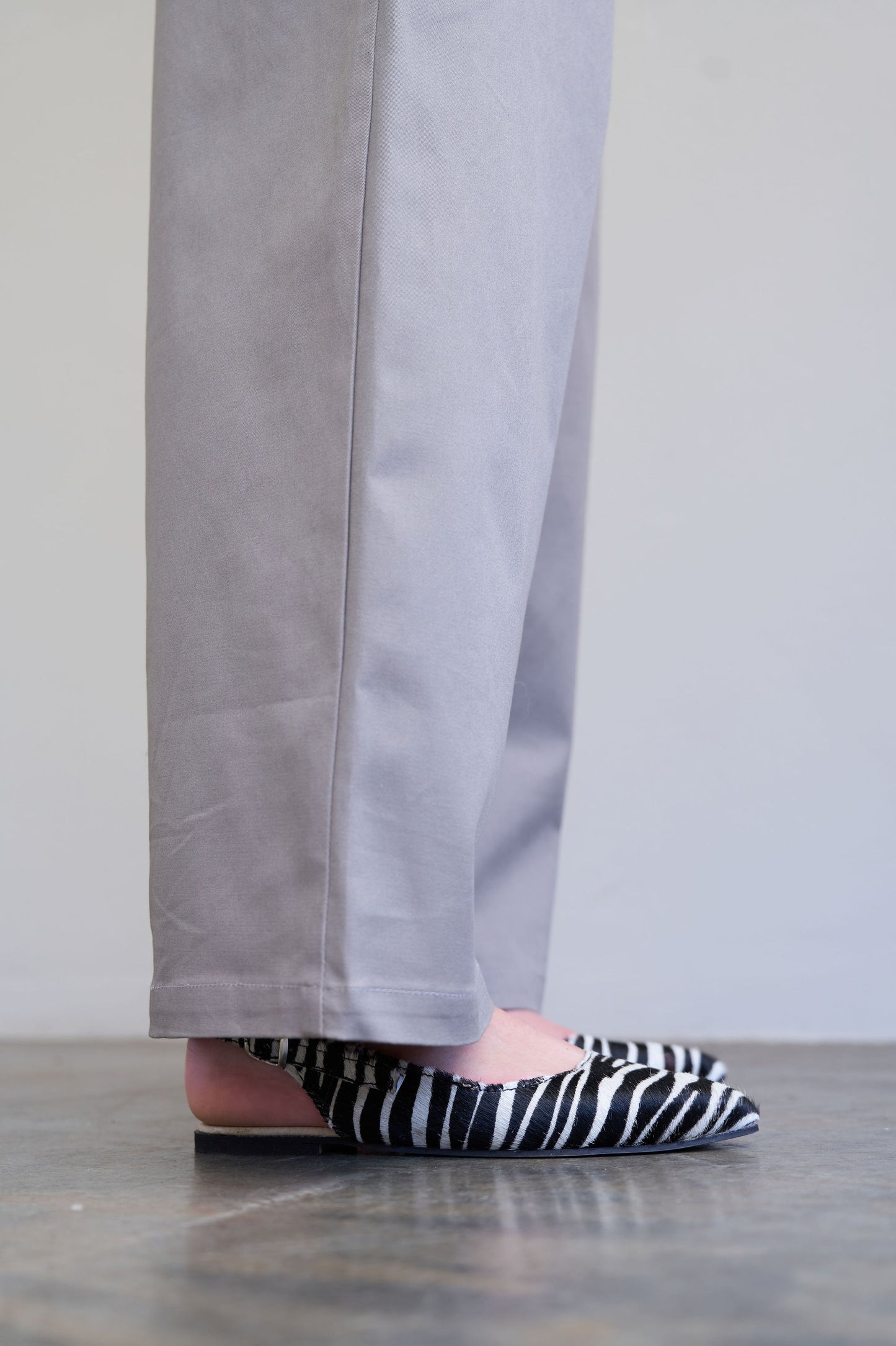 Cotton trousers taupe