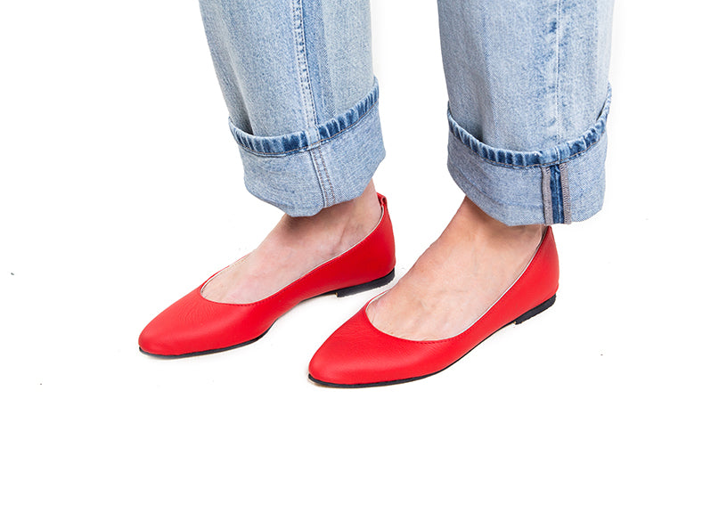 Pointed Flat - red leather