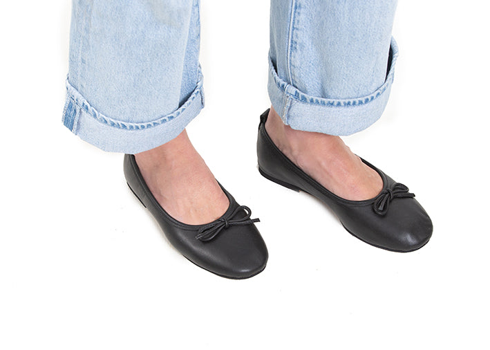Ballet flat - high vamp, black leather