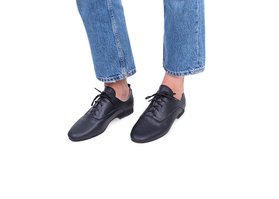 Classic brogue - black leather