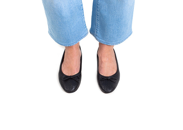 Ballet Flat - black woven leather