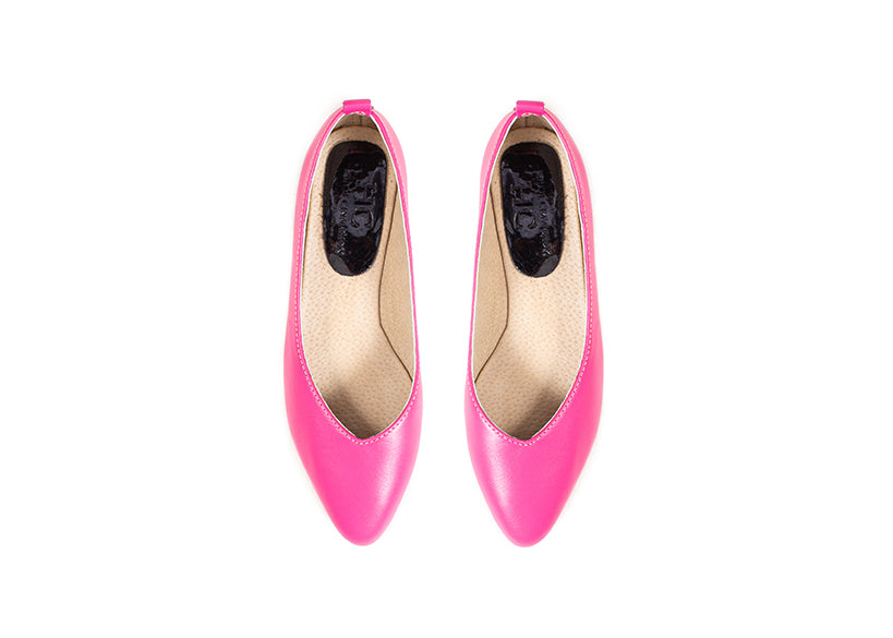 Pointed V Flat - Cerise leather
