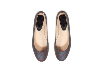 Ballet flat - perforated black leather