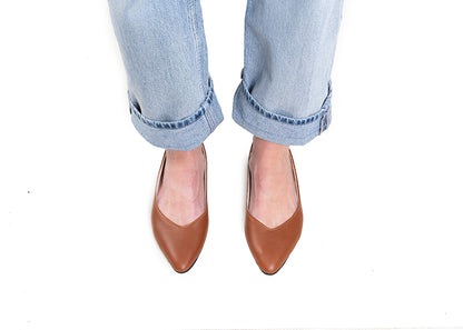 Pointed V Flat - tan leather