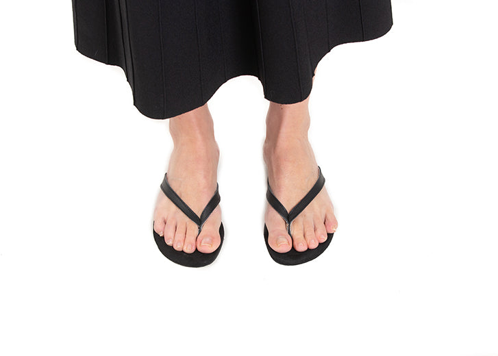 Leather flip flops