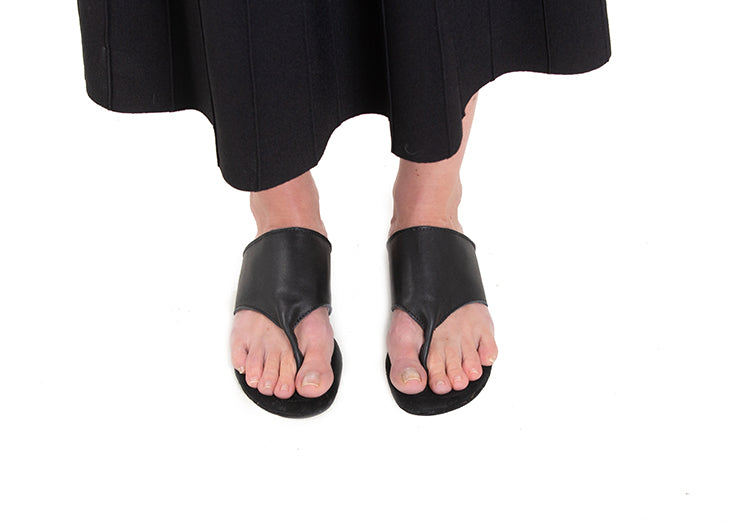 Black leather sandals