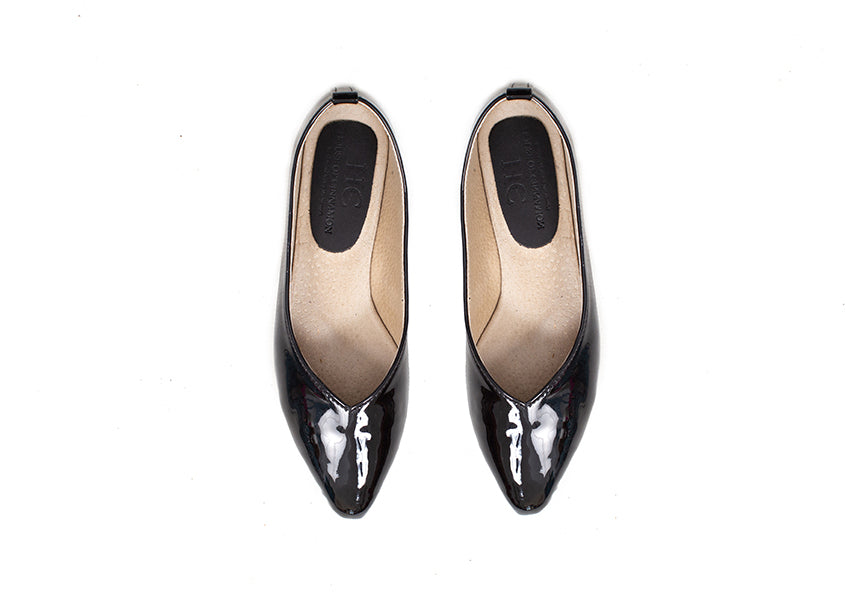 Pointed V Flat - Black patent supa leather