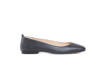 Pointed V Flat - navy leather