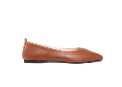 Pointed V Flat - tan leather
