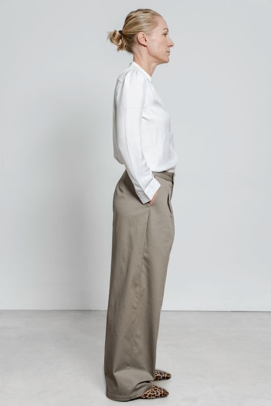 Cotton trousers taupe