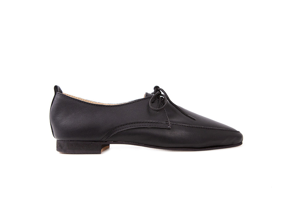 Pointed brogue - black leather