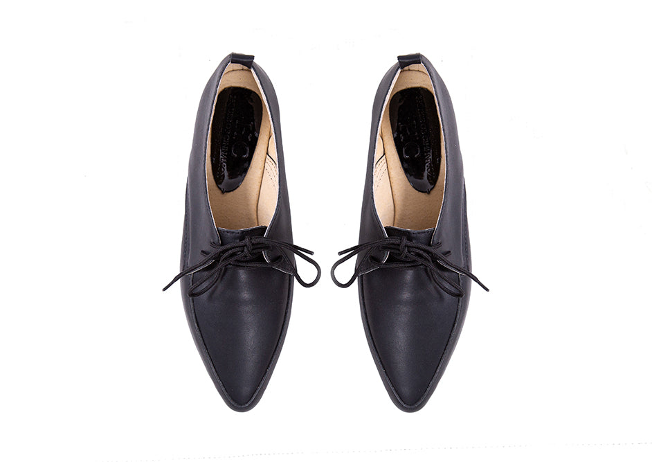 Pointed brogue - black leather