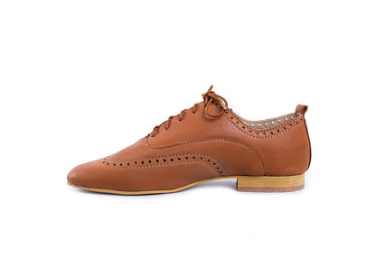 Classic brogue with detail - tan leather