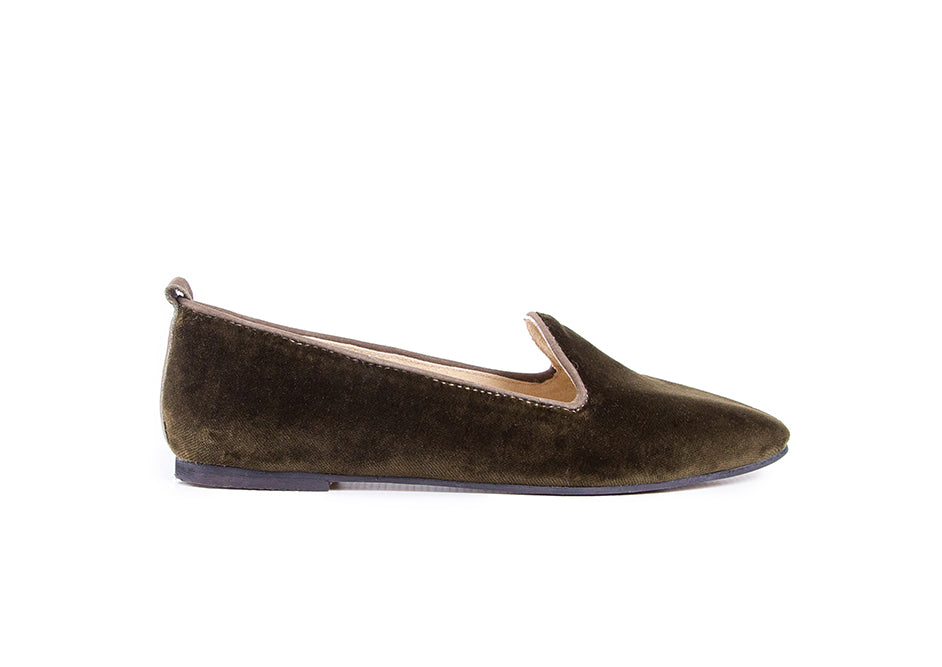 Pointed Loafer - olive velvet