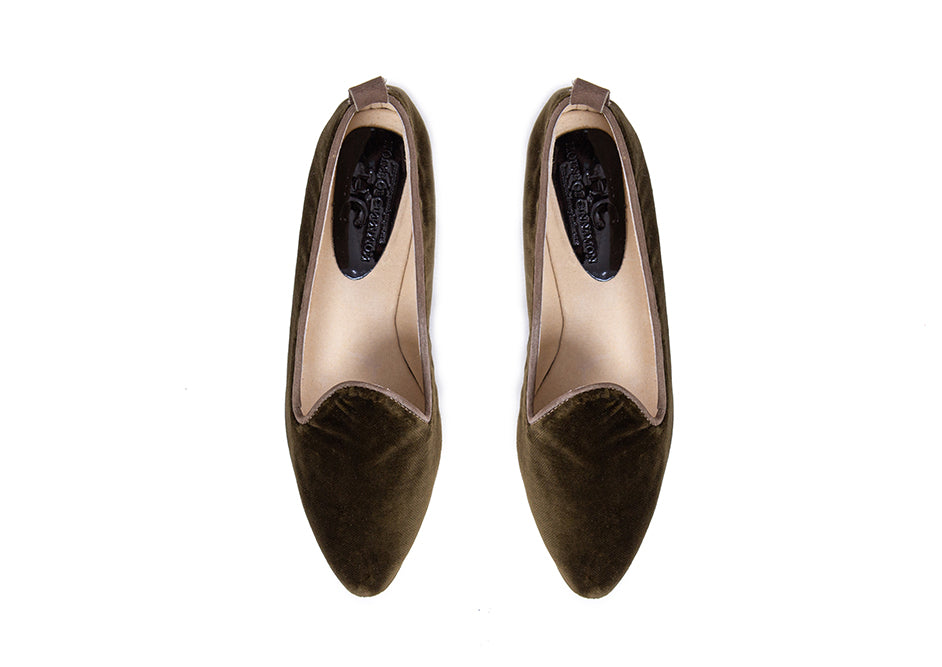 Pointed Loafer - olive velvet